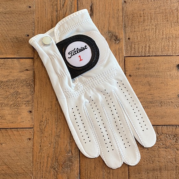 Titleist Accessories - Titleist Women’s Left Handed Player Golf Glove